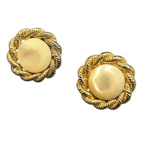 Vintage Gold-Tone‎ Faux Pearl Pierced Earrings Rope Edge Classic Retro